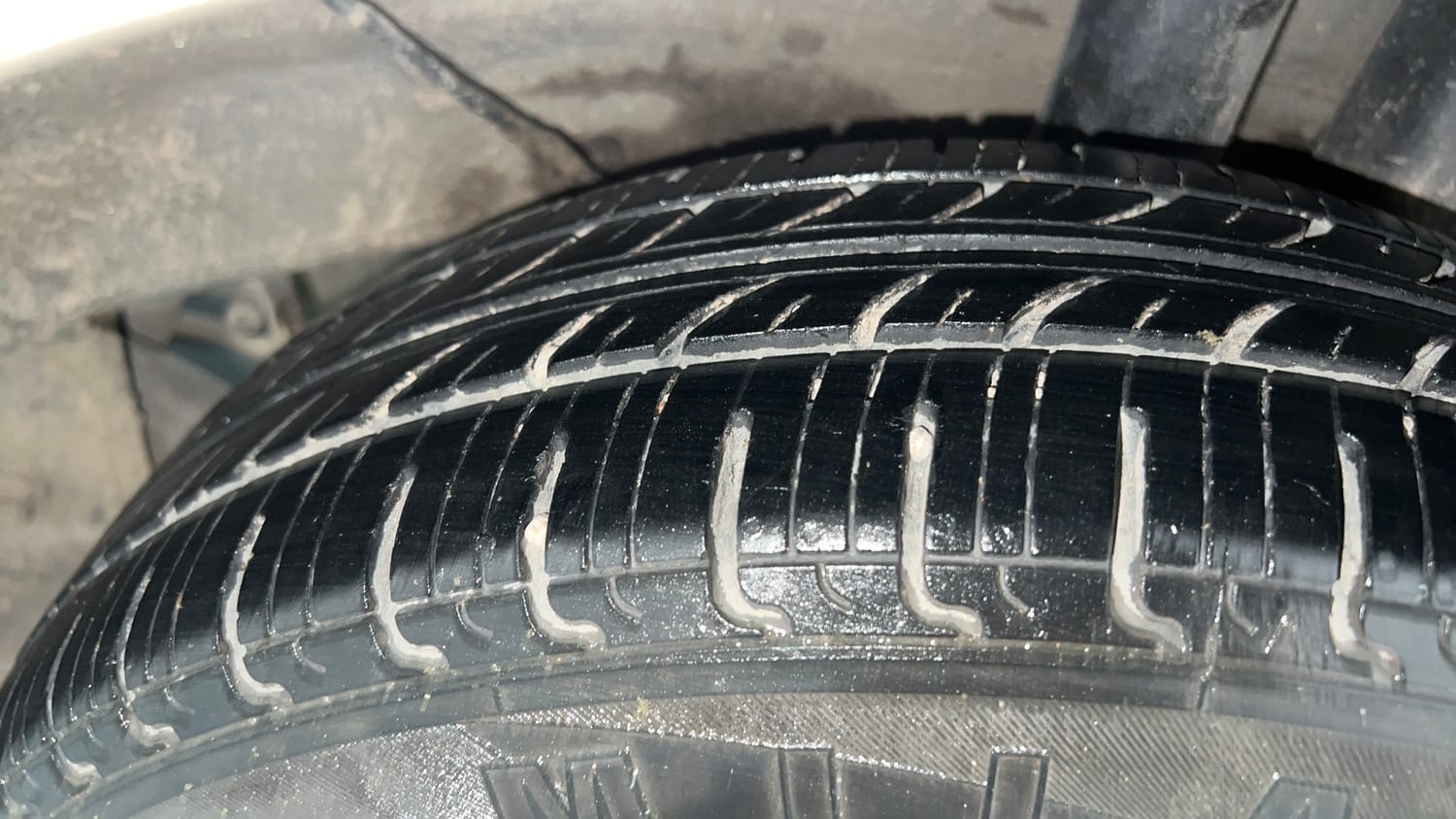 Used 2018 Hyundai Santro Asta Petrol Manual tyres LEFT REAR TYRE TREAD VIEW