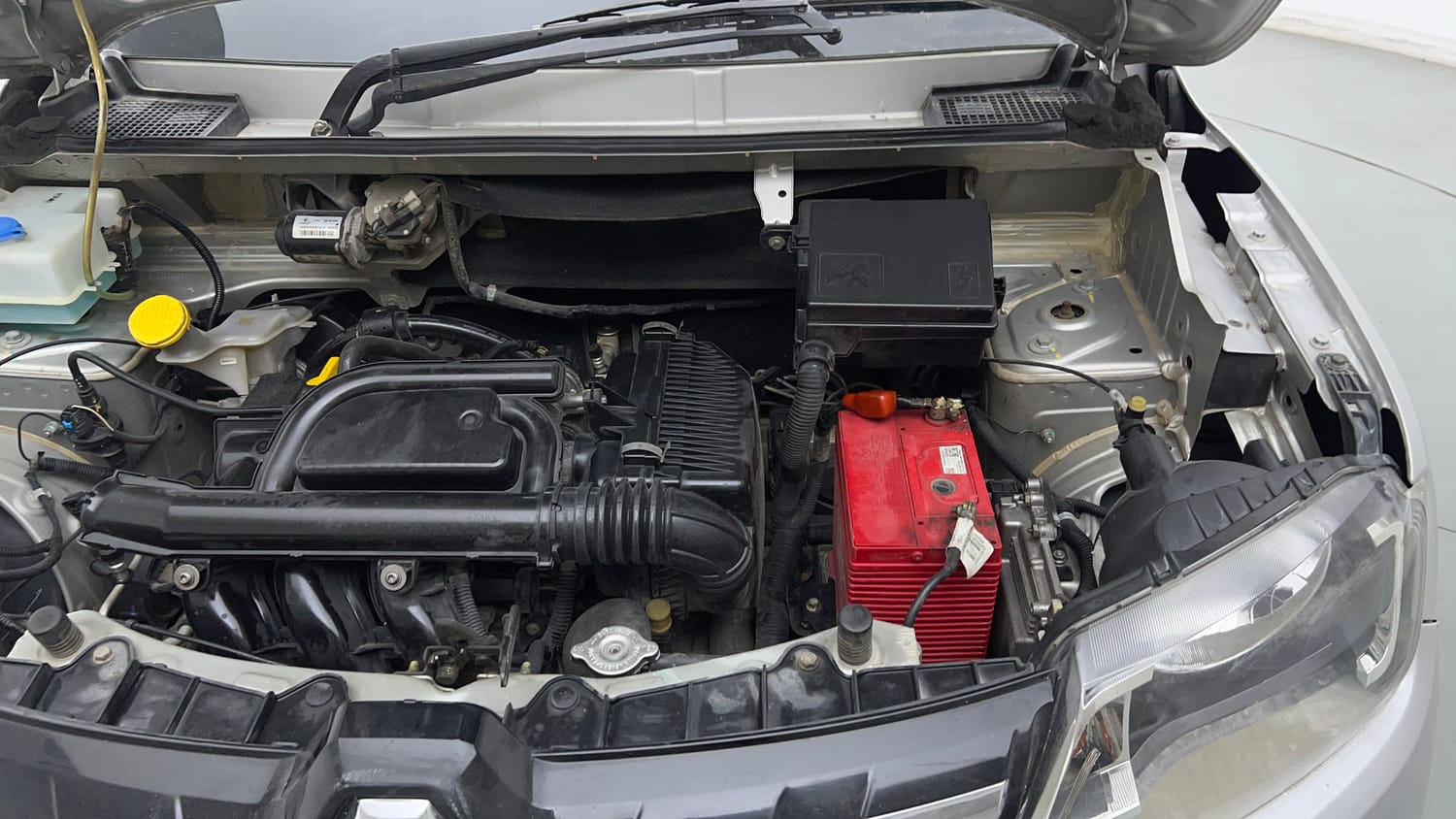 Used 2020 Renault Kwid 1.0 RXT AMT Opt Petrol Automatic engine ENGINE LEFT SIDE VIEW