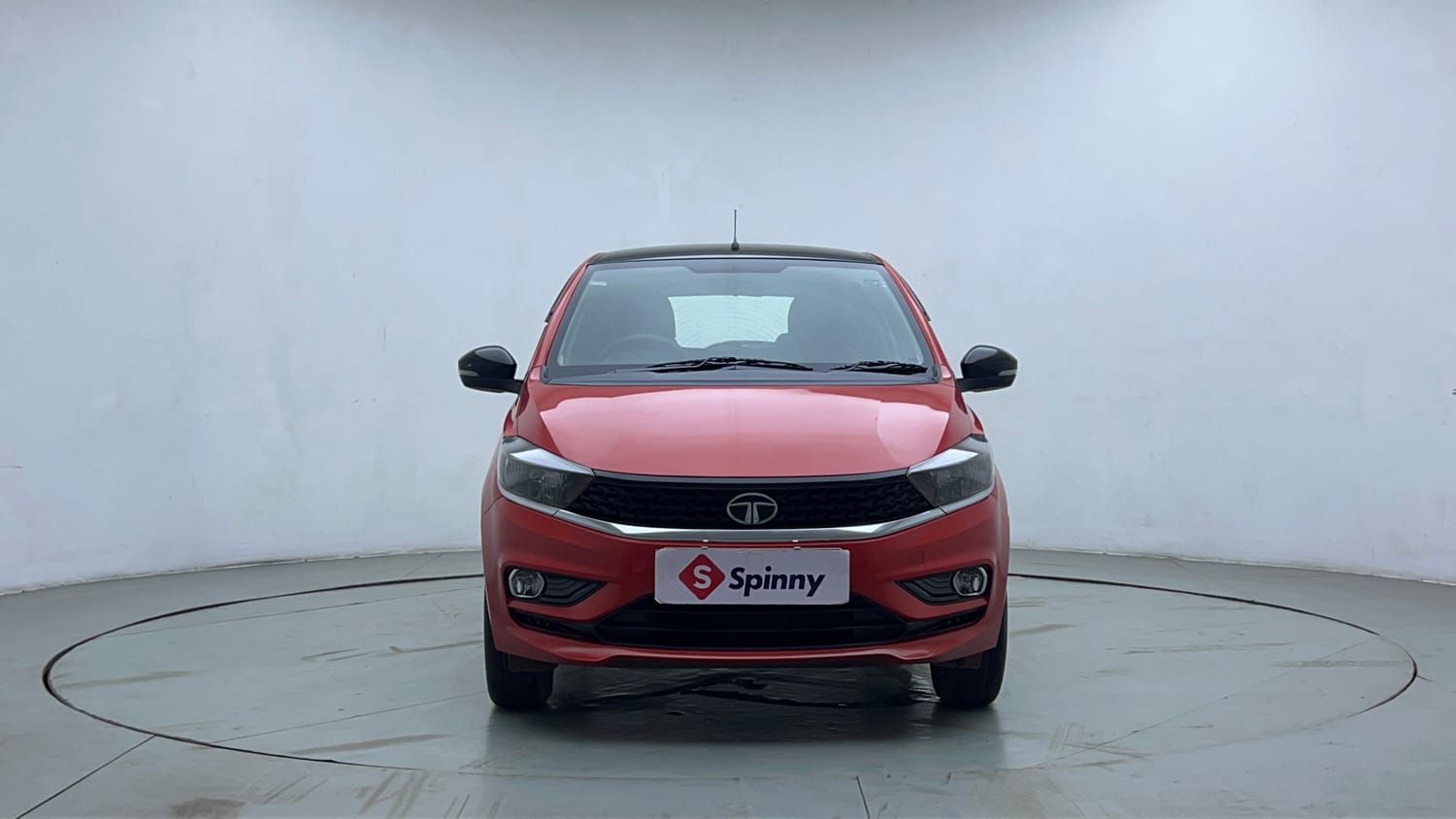 Used 2020 Tata Tiago XZA Plus Dual Tone Petrol Automatic exterior FRONT VIEW