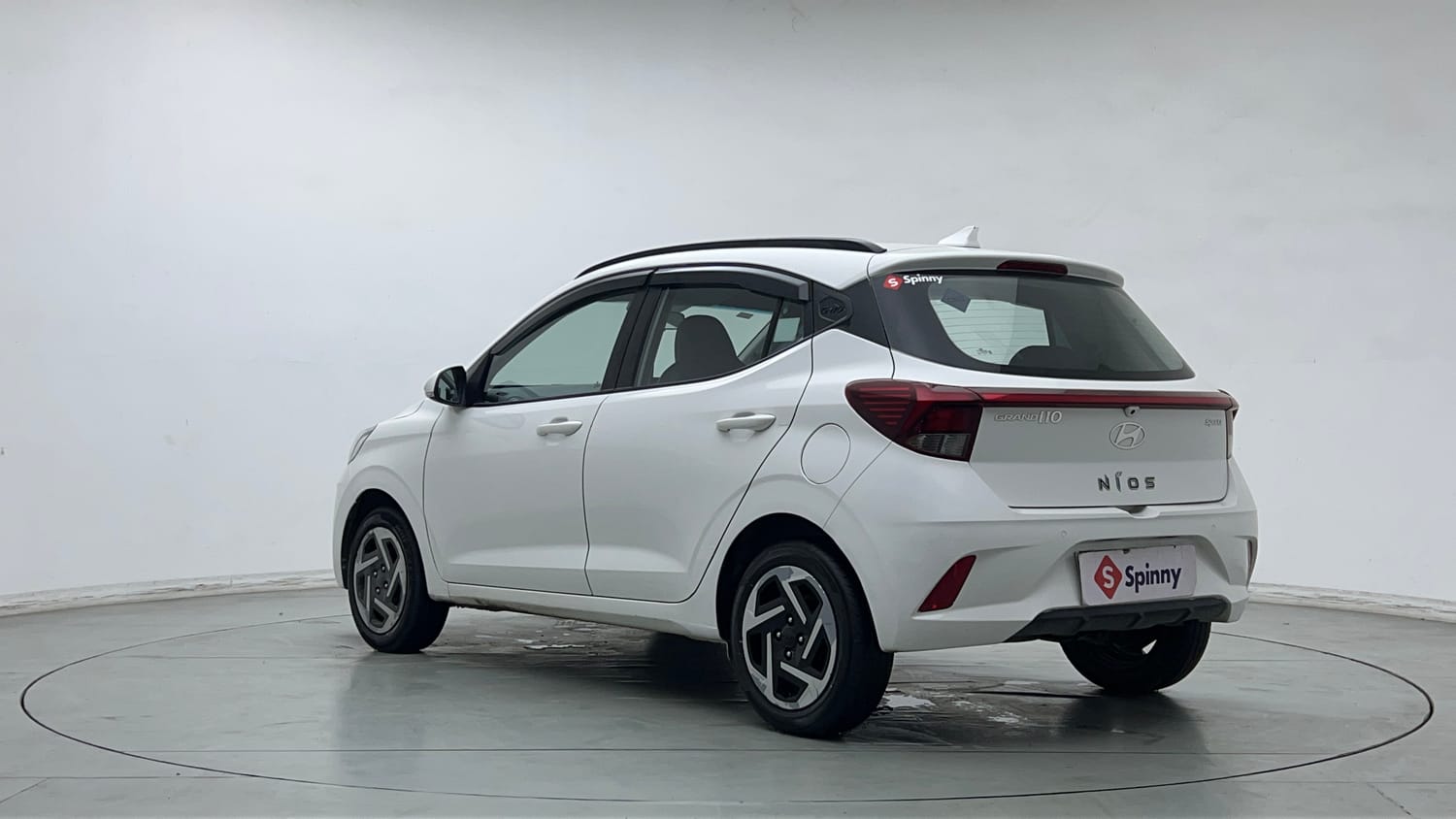 Used 2023 Hyundai Grand i10 Nios Sportz 1.2 Kappa CNG Cng Manual exterior LEFT REAR CORNER VIEW