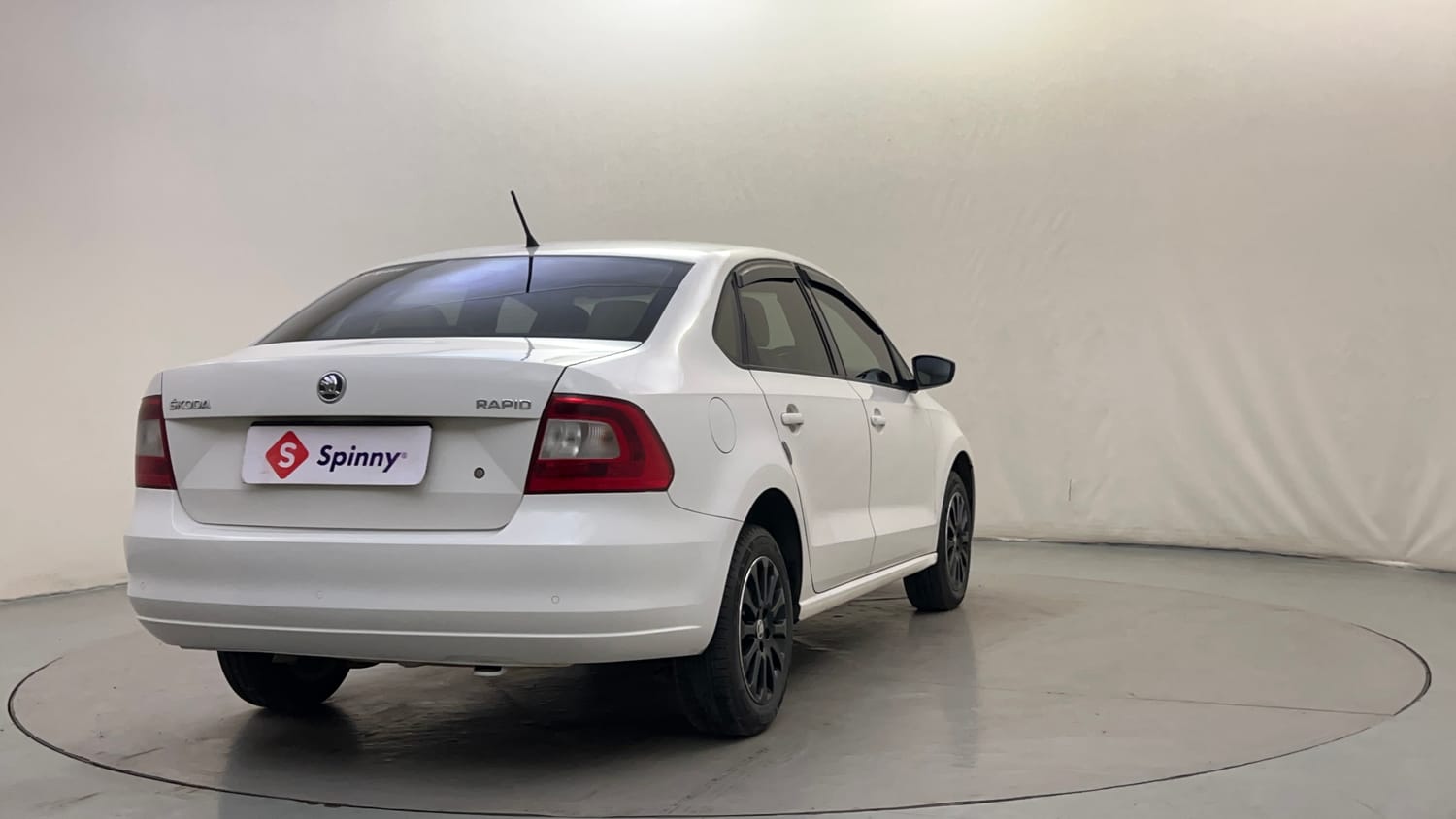 Used 2016 Skoda Rapid 1.5 TDI CR Style Plus AT Diesel Automatic exterior RIGHT REAR CORNER VIEW