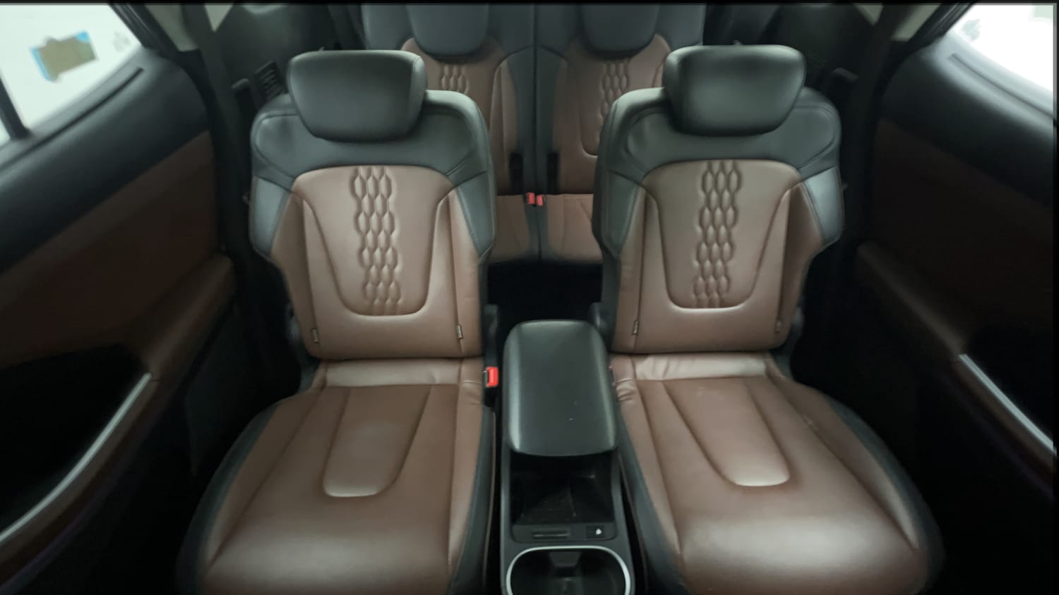 Used 2022 Hyundai Alcazar Signature (O) 6 STR 1.5 Diesel AT Diesel Automatic interior REAR SEAT CONDITION VIEW