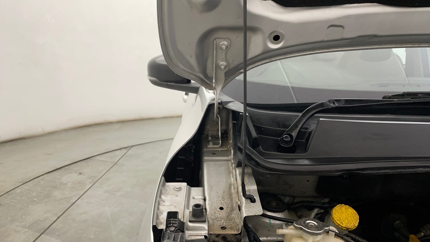 Used 2022 Renault Triber RXT EASY-R AMT Petrol Automatic engine ENGINE RIGHT SIDE HINGE & APRON VIEW