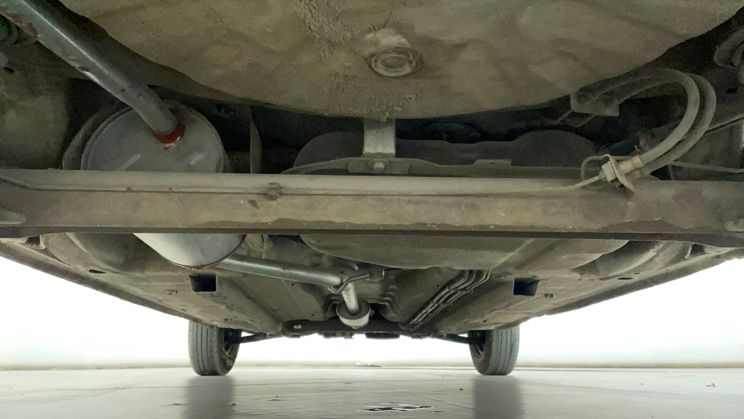 Used 2016 Renault Kwid RXT Petrol Manual extra REAR UNDERBODY VIEW (TAKEN FROM REAR)