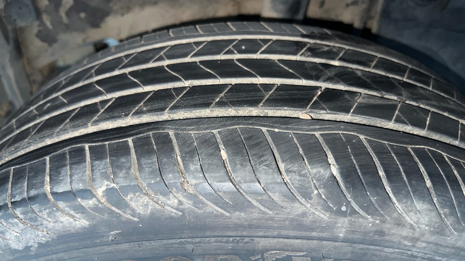 Used 2021 Renault Duster RXZ 1.3 Turbo Petrol CVT Petrol Automatic tyres LEFT REAR TYRE TREAD VIEW