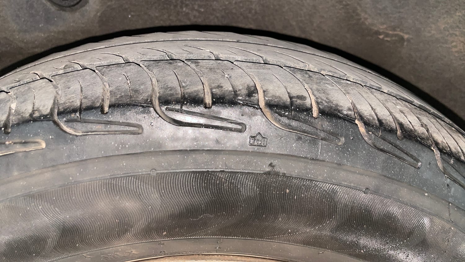 Used 2016 Hyundai i10 Sportz 1.1 iRDE2 Petrol Manual tyres RIGHT REAR TYRE TREAD VIEW
