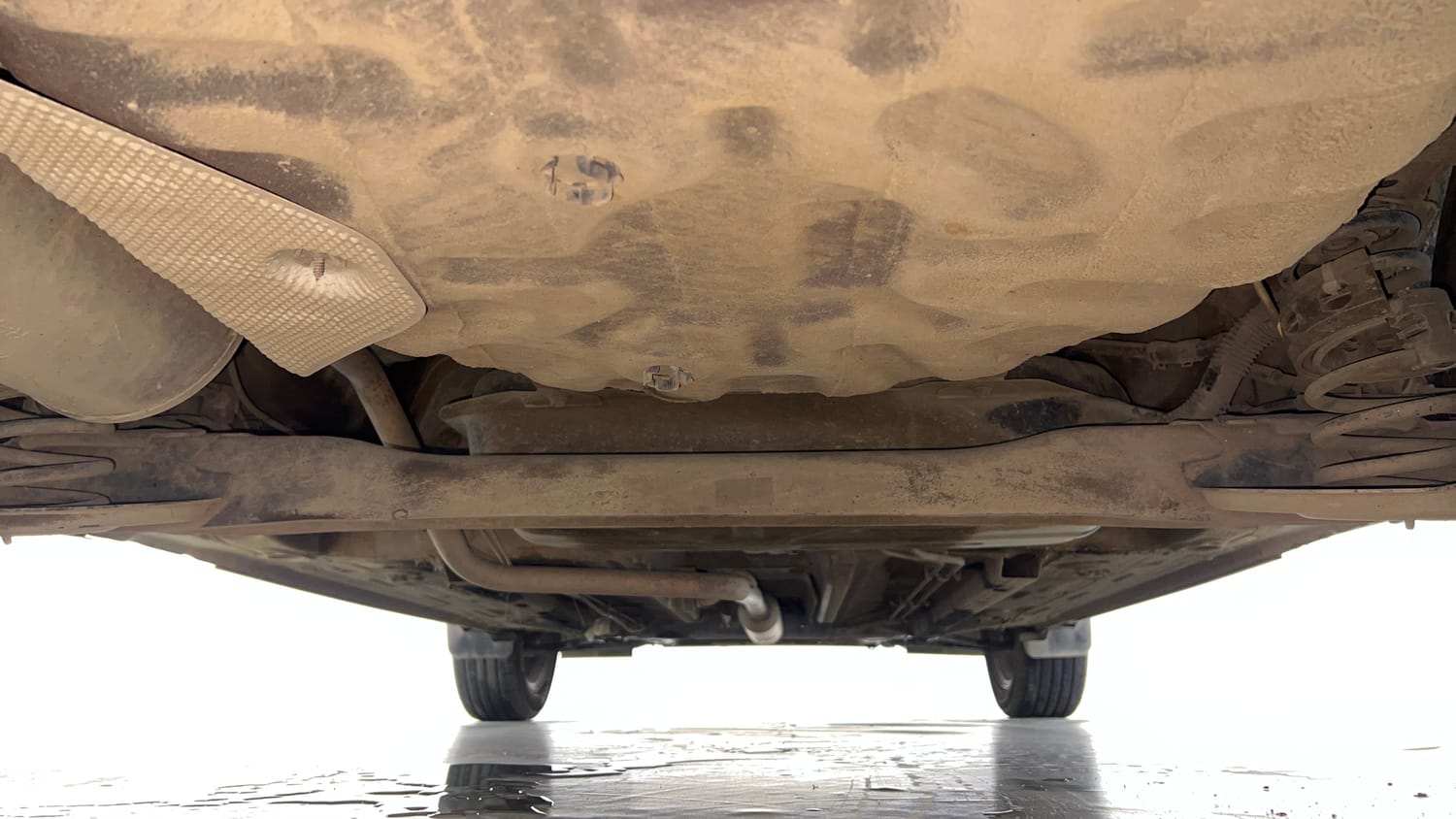 Used 2021 Nissan Magnite XV Premium Petrol + CNG(Outside Fitted) Cng Manual extra REAR UNDERBODY VIEW (TAKEN FROM REAR)