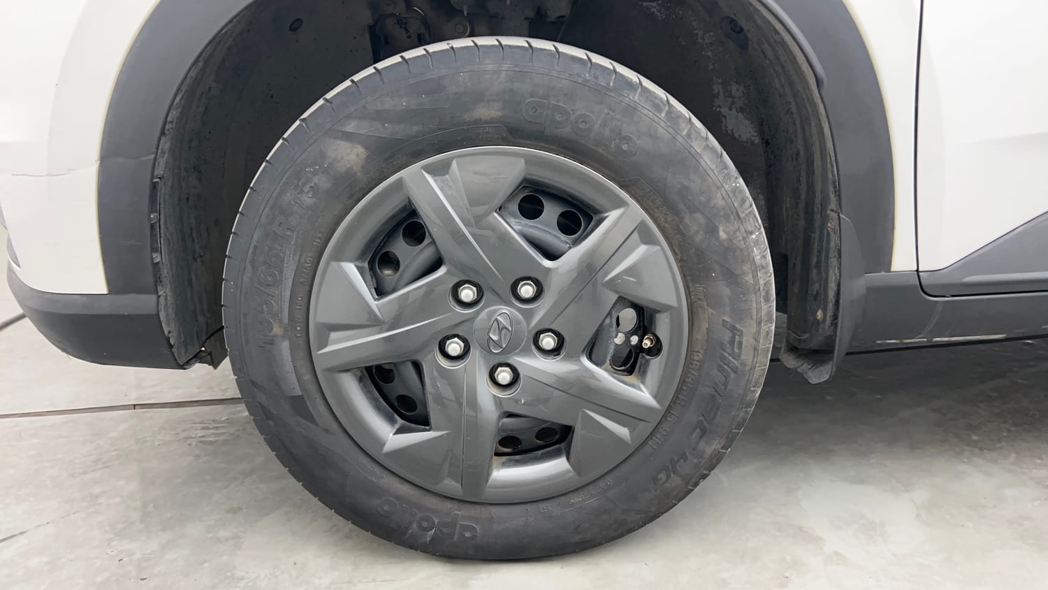 Used 2023 Hyundai Venue SX 1.2 Petrol Petrol Manual tyres LEFT FRONT TYRE RIM VIEW