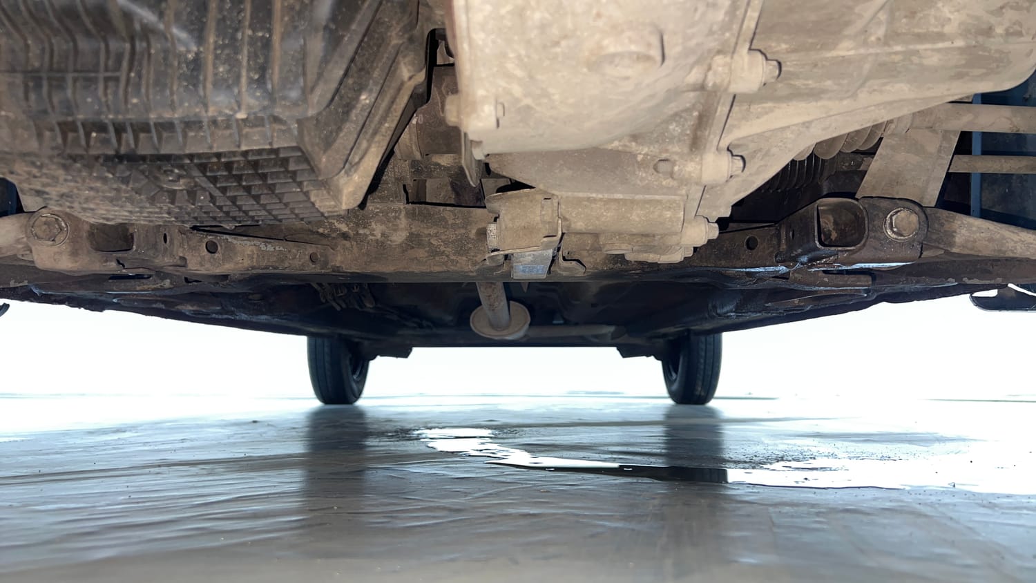 Used 2016 Renault Kwid RXT Petrol Manual extra FRONT LEFT UNDERBODY VIEW