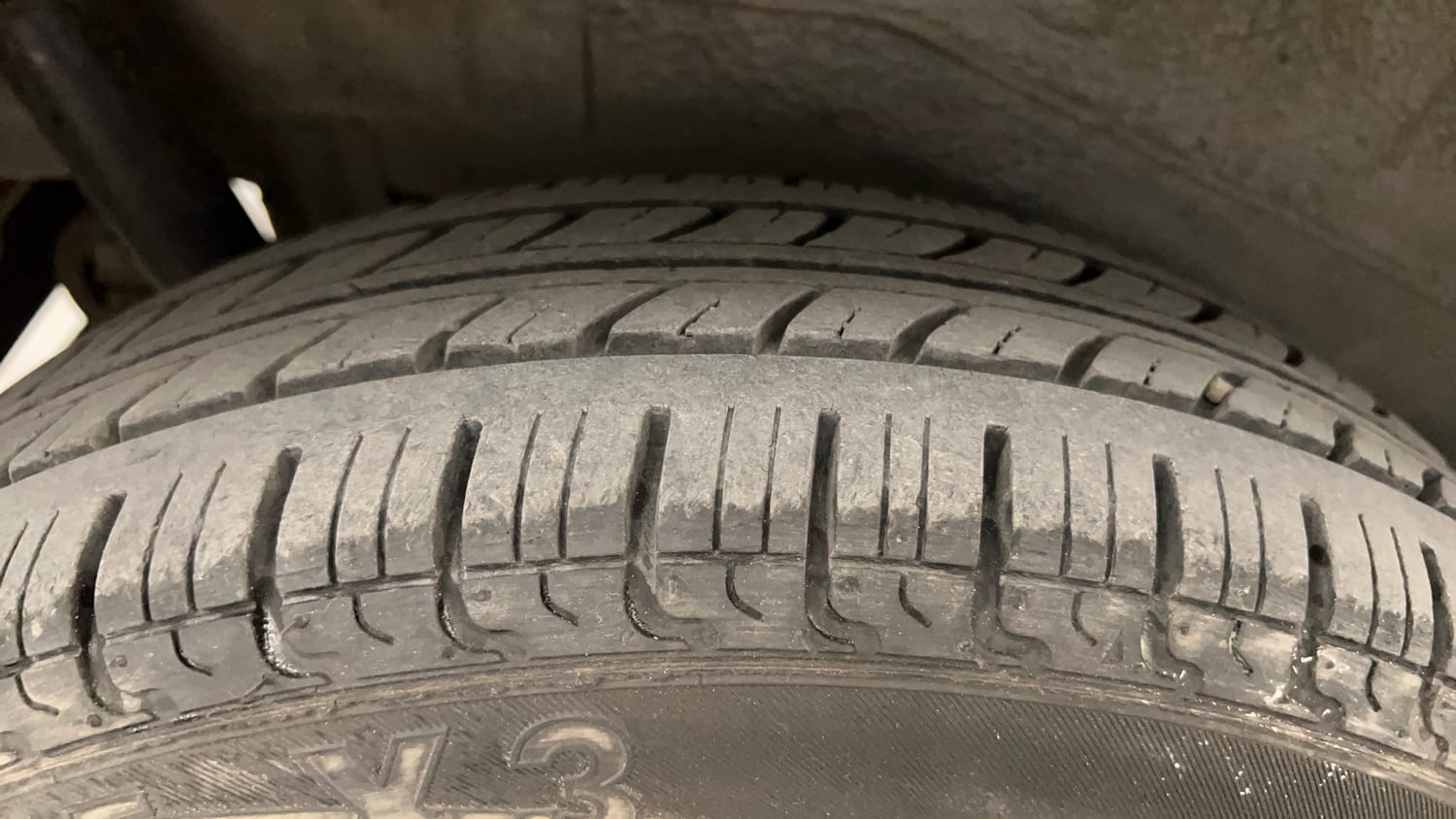 Used 2014 Maruti Suzuki Wagon R LXI CNG Cng Manual tyres RIGHT REAR TYRE TREAD VIEW