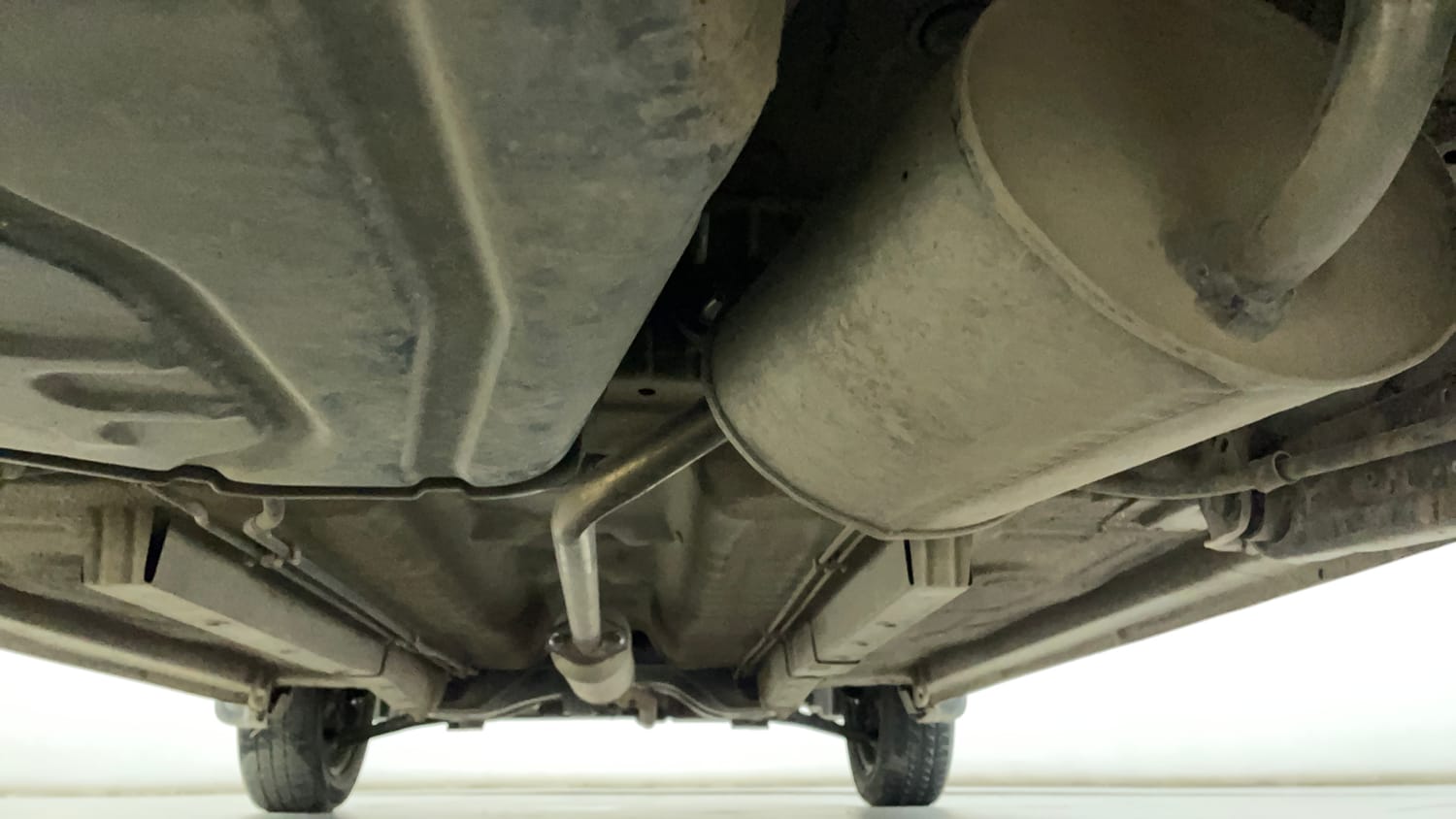 Used 2016 Maruti Suzuki Wagon R 1.0 VXI AMT Petrol Automatic extra REAR UNDERBODY VIEW (TAKEN FROM REAR)