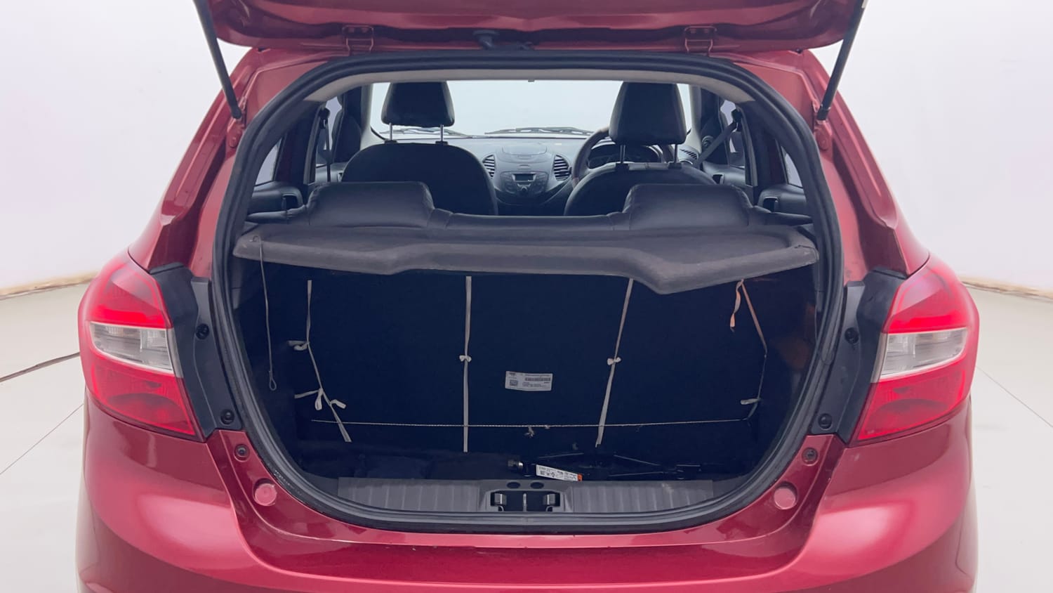 Used 2018 Ford Figo Trend 1.2 Ti-VCT Petrol Manual interior DICKY INSIDE VIEW