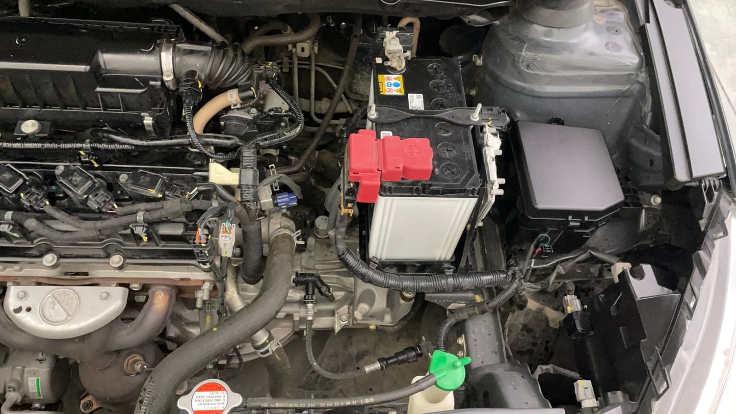 Used 2022 Maruti Suzuki Ciaz Zeta 1.5 Petrol Manual engine ENGINE LEFT SIDE VIEW