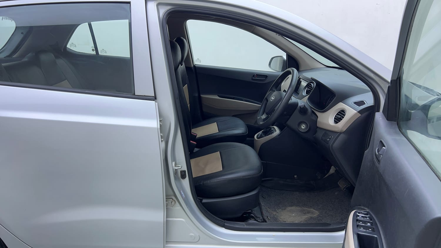 Used 2017 Hyundai Grand i10 Magna AT 1.2 Kappa VTVT Petrol Automatic interior RIGHT SIDE FRONT DOOR CABIN VIEW