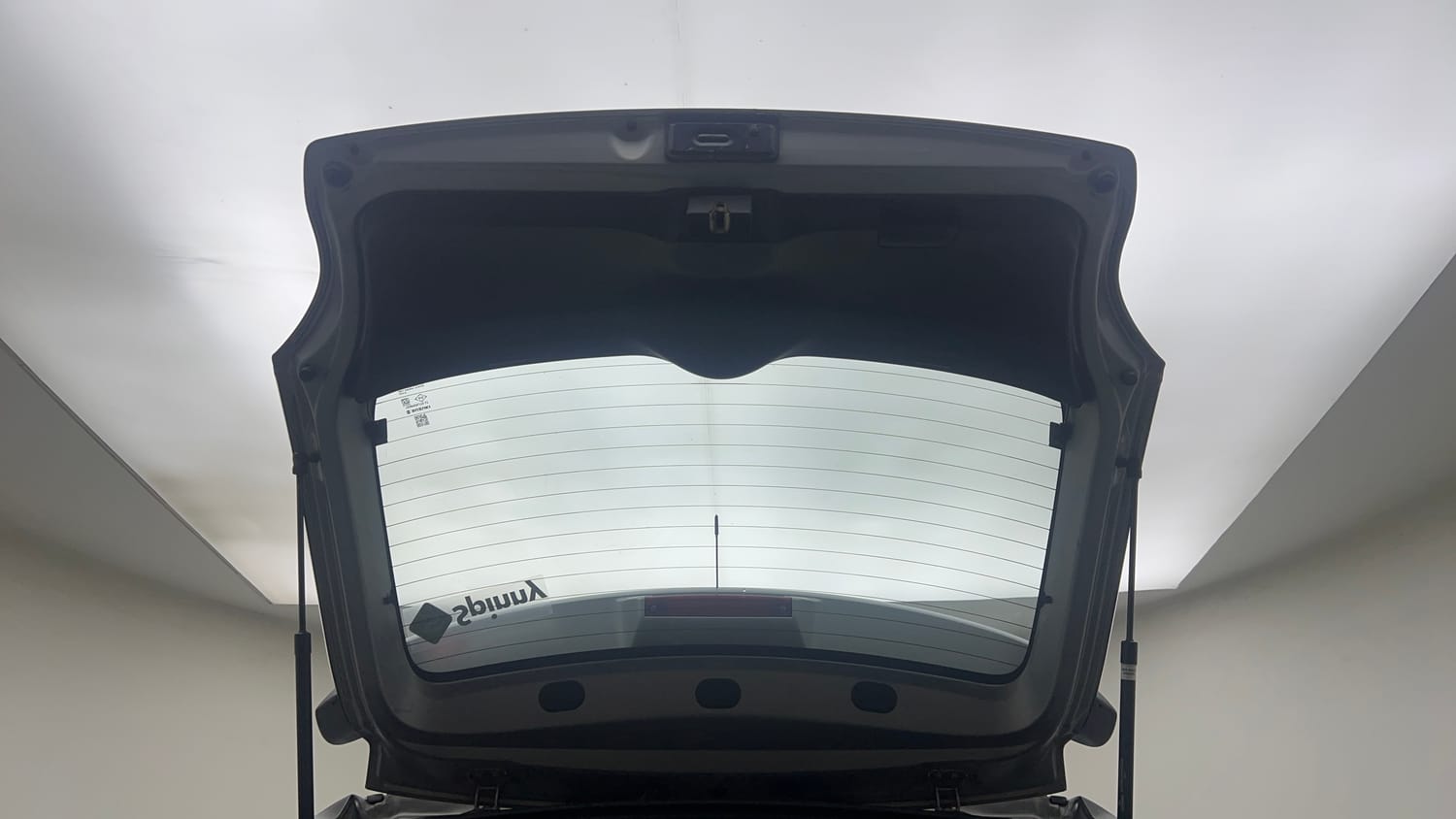 Used 2018 Maruti Suzuki Baleno Zeta 1.2 Petrol Manual interior DICKY DOOR OPEN VIEW