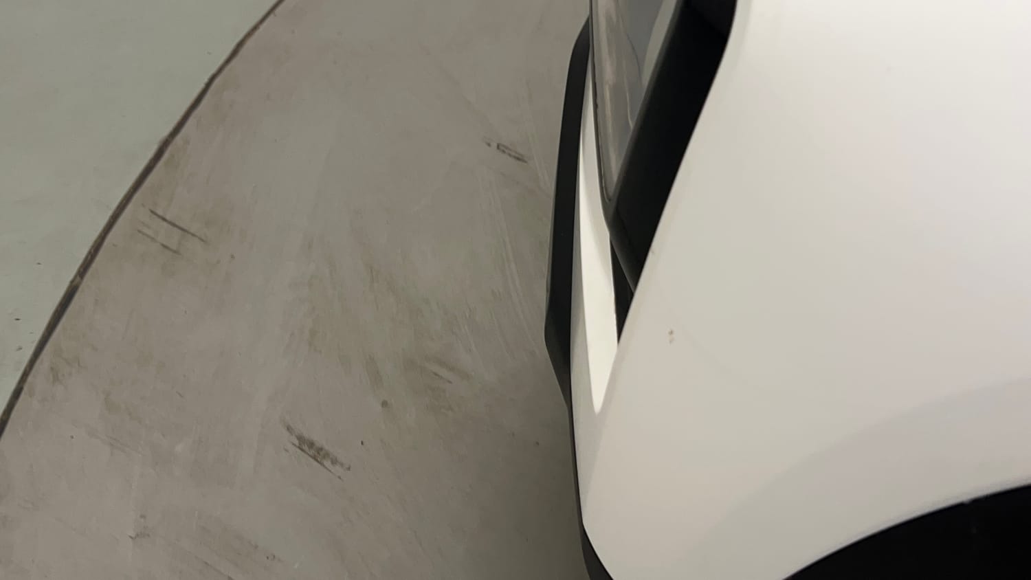 Used 2025 Hyundai Exter SX (O) Connect 1.2 AMT Petrol Automatic dents MINOR SCRATCH