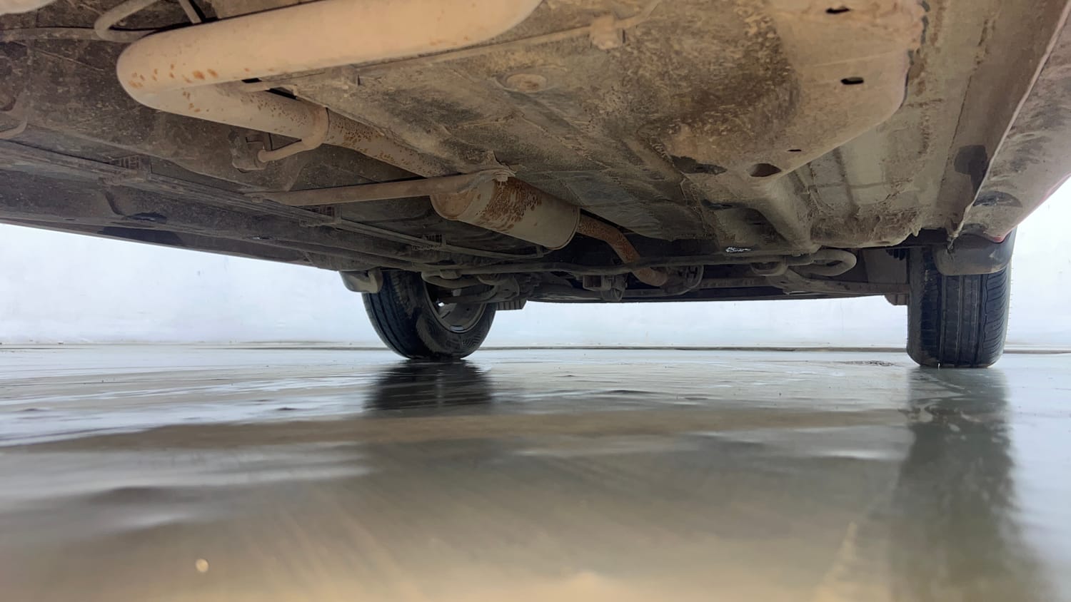 Used 2020 Tata Tiago XZA Plus Dual Tone Petrol Automatic extra REAR RIGHT UNDERBODY VIEW