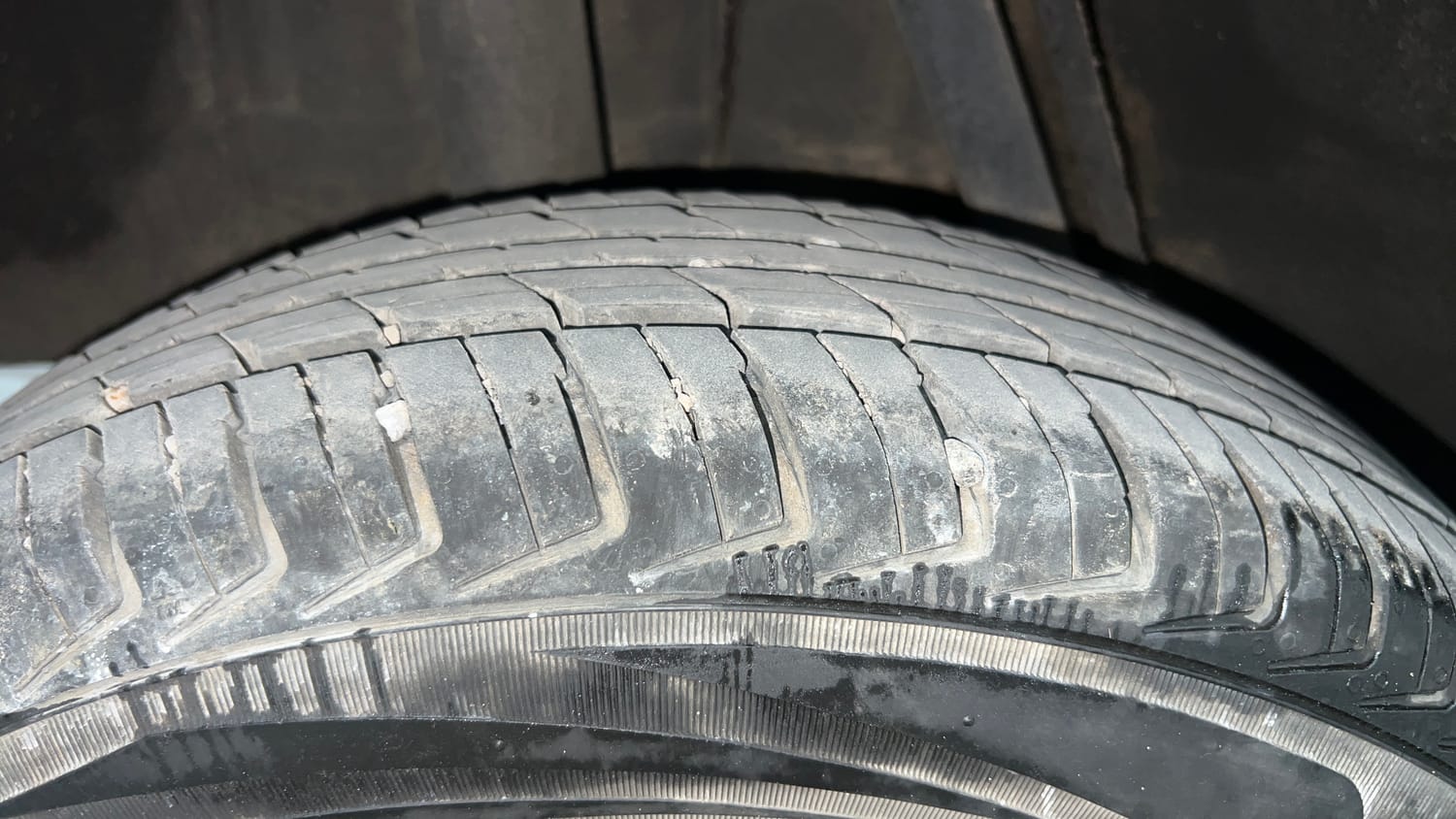 Used 2019 Renault Kwid RXT (O) 1.0 SCE Edition Petrol Manual tyres RIGHT REAR TYRE TREAD VIEW