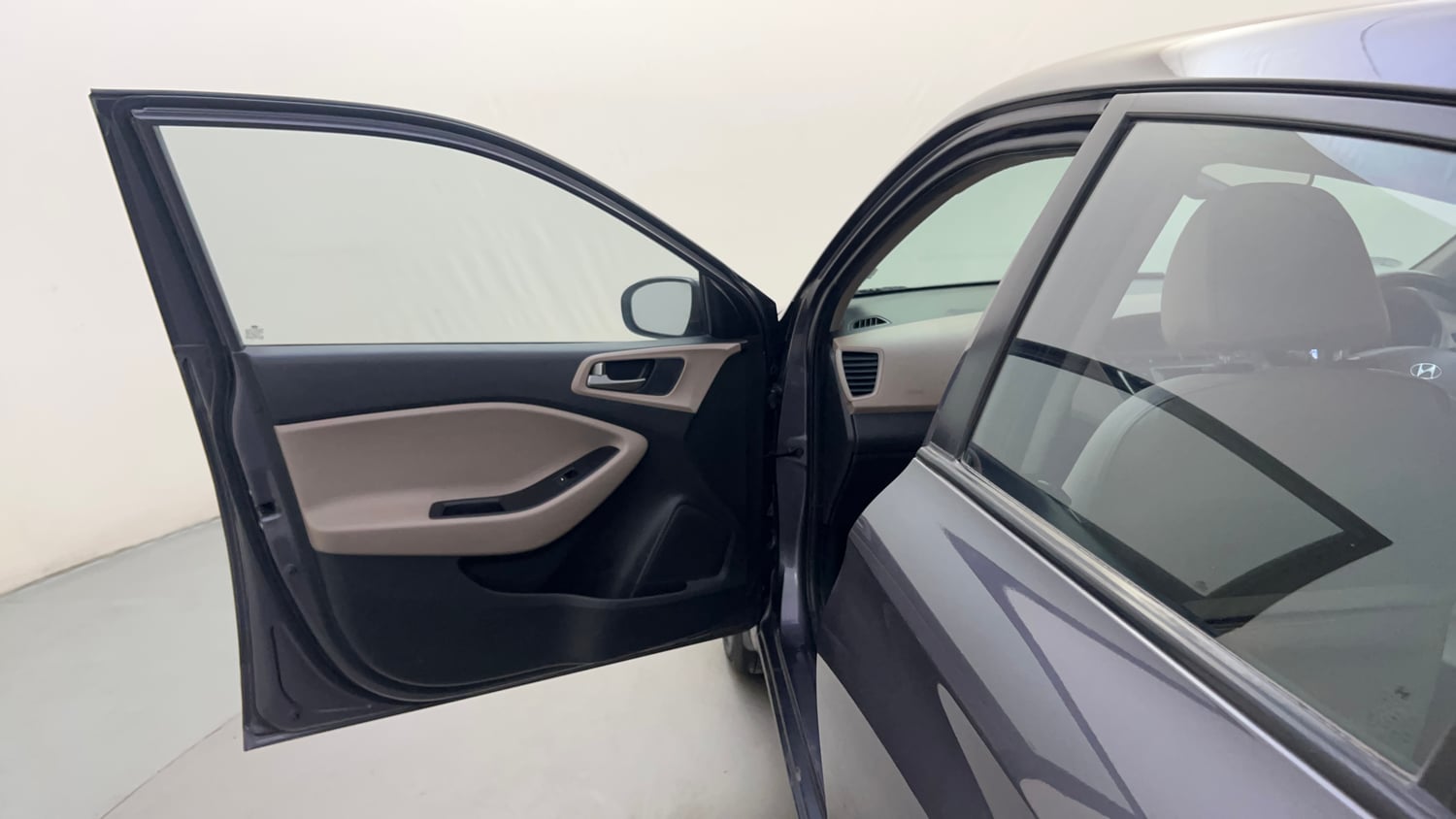Used 2015 Hyundai Elite i20 Asta 1.2 Petrol Manual interior LEFT FRONT DOOR OPEN VIEW