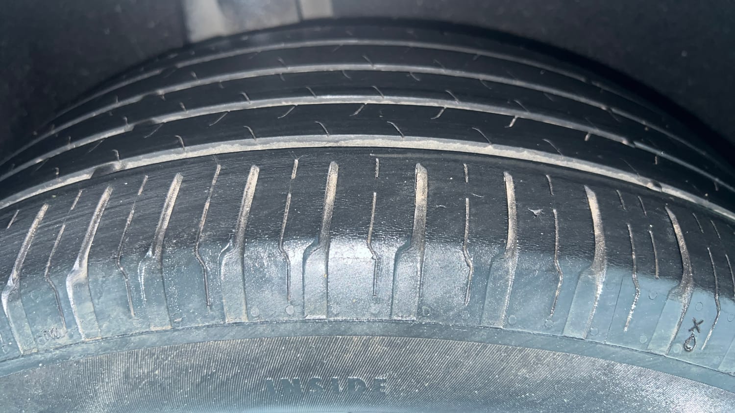 Used 2018 Maruti Suzuki Baleno Zeta 1.2 Petrol Manual tyres RIGHT REAR TYRE TREAD VIEW