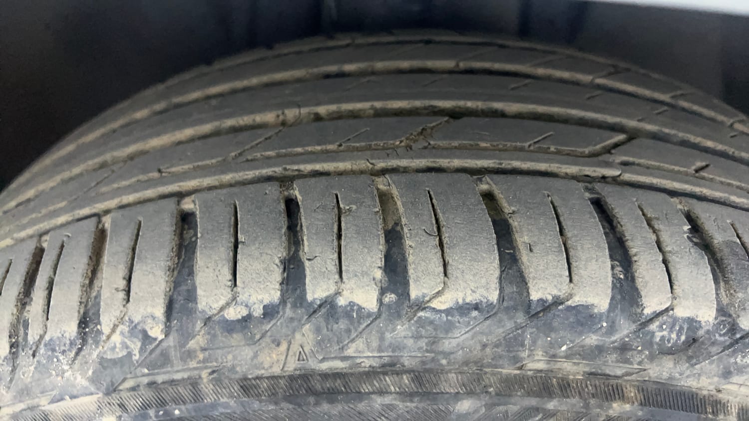 Used 2021 Jeep Compass Model S (O) Diesel 4x4 AT Diesel Automatic tyres RIGHT FRONT TYRE TREAD VIEW