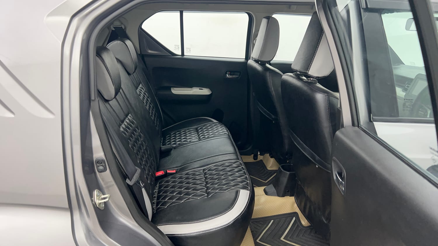 Used 2023 Maruti Suzuki Ignis Zeta 1.2 MT Petrol Manual interior RIGHT SIDE REAR DOOR CABIN VIEW