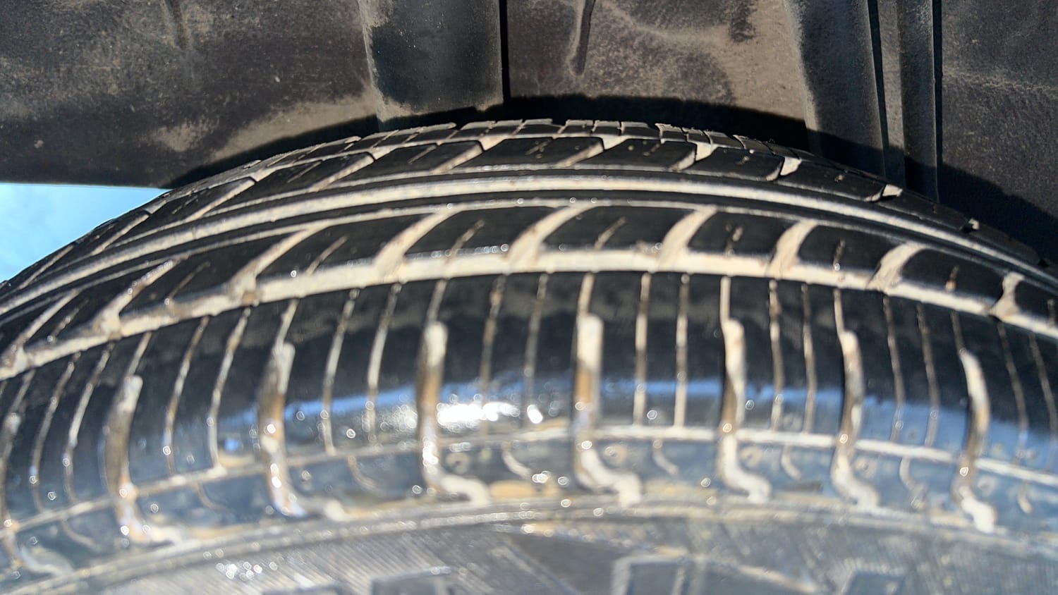 Used 2019 Renault Kwid RXT (O) 1.0 SCE Edition Petrol Manual tyres RIGHT REAR TYRE TREAD VIEW