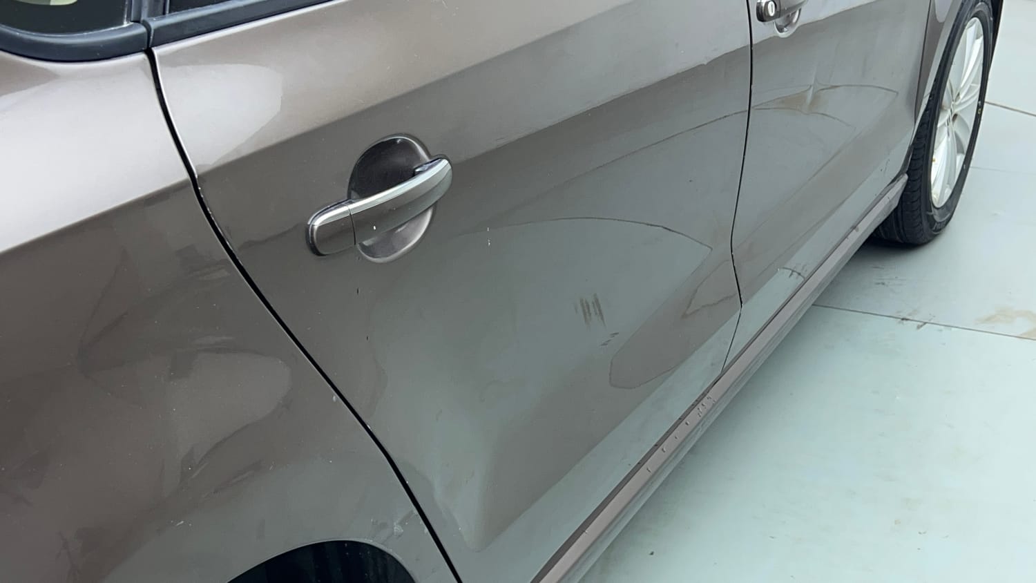 Used 2016 Volkswagen Vento Highline Petrol AT Petrol Automatic dents MINOR SCRATCH