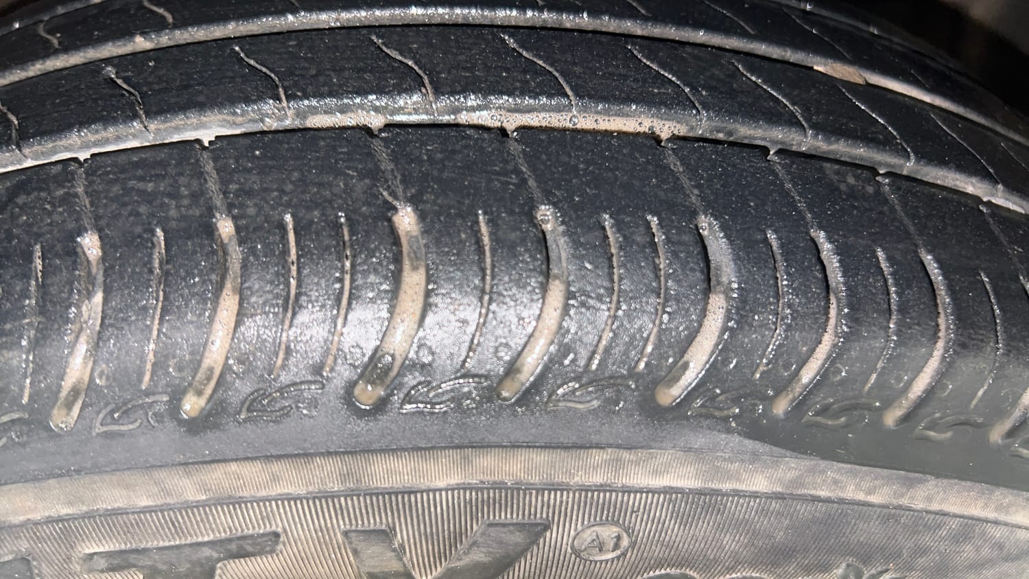 Used 2023 Maruti Suzuki Wagon R ZXI Plus 1.2 Dual Tone Petrol Manual tyres RIGHT FRONT TYRE TREAD VIEW