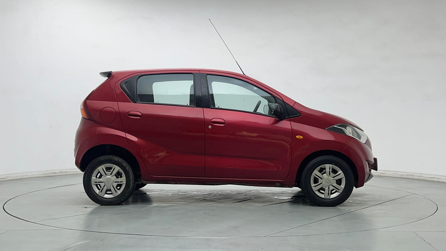 Used 2019 Datsun Redi-GO T (O) Petrol Manual exterior RIGHT SIDE VIEW