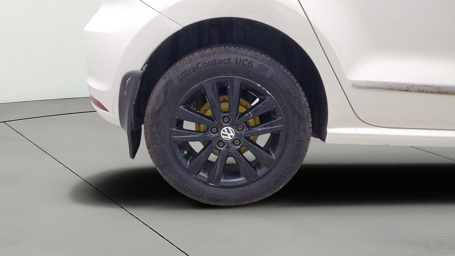 Used 2016 Volkswagen Polo GT TSI Petrol Automatic tyres RIGHT REAR TYRE RIM VIEW
