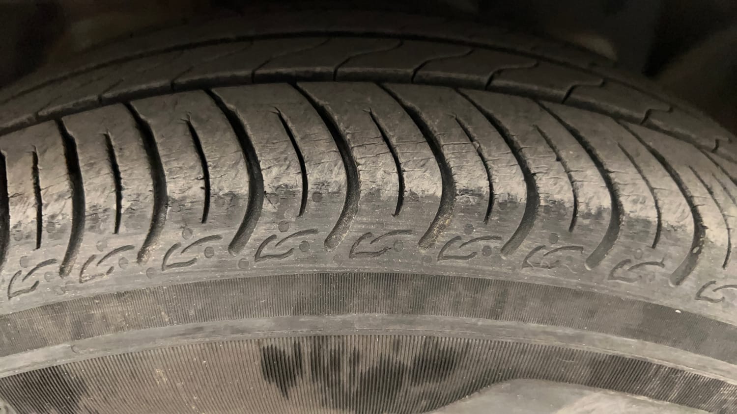 Used 2019 Ford Figo Titanium 1.2 Ti-VCT MT Petrol Manual tyres RIGHT FRONT TYRE TREAD VIEW