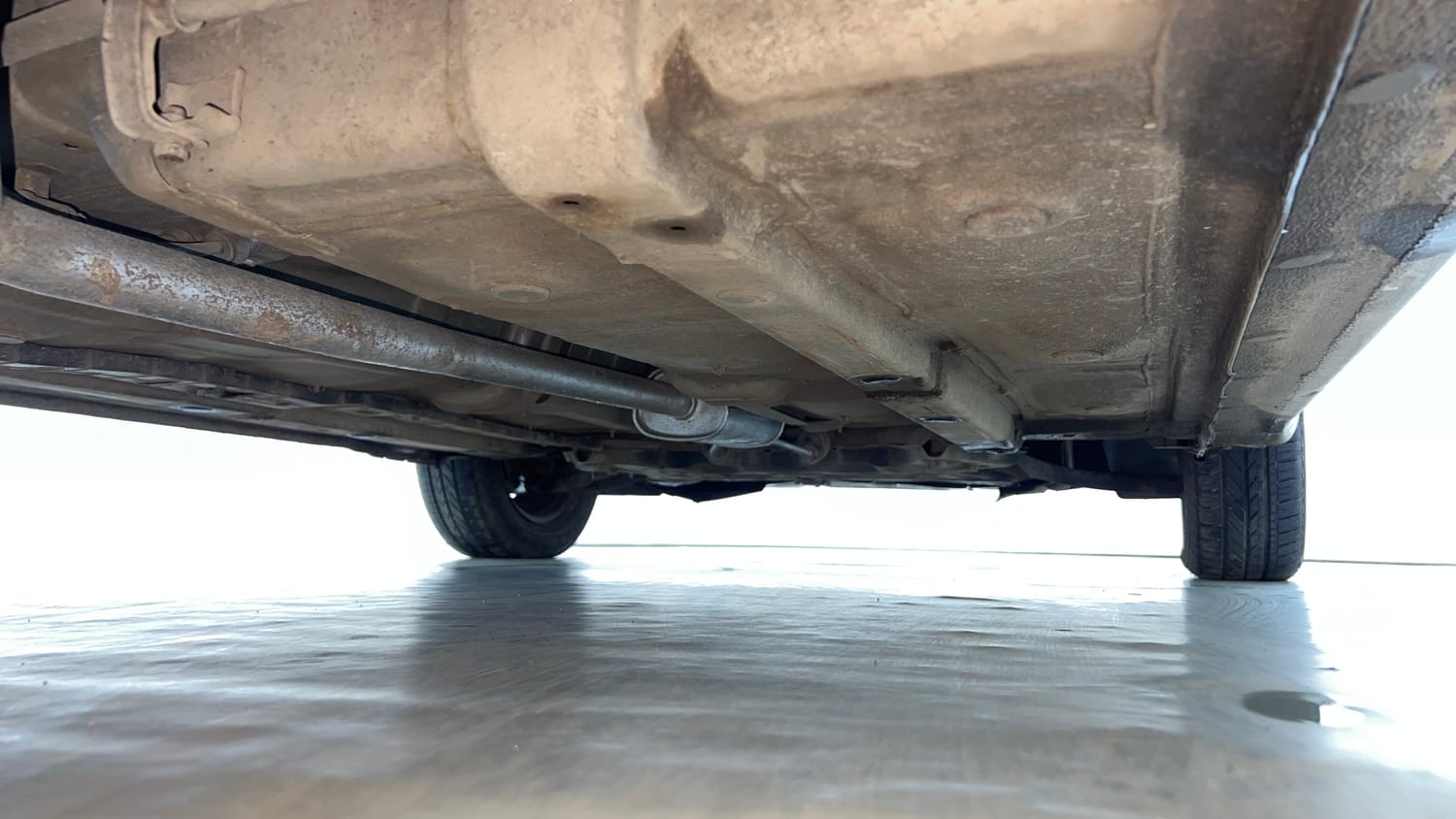 Used 2017 Hyundai Grand i10 Magna AT 1.2 Kappa VTVT Petrol Automatic extra REAR RIGHT UNDERBODY VIEW