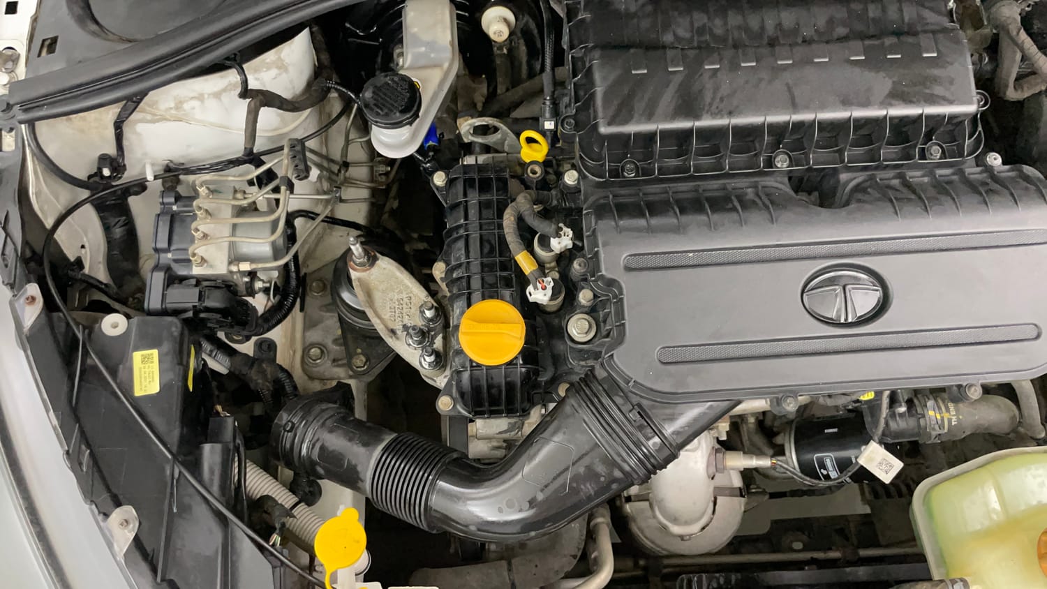 Used 2021 Tata Tiago XE Petrol Manual engine ENGINE RIGHT SIDE VIEW