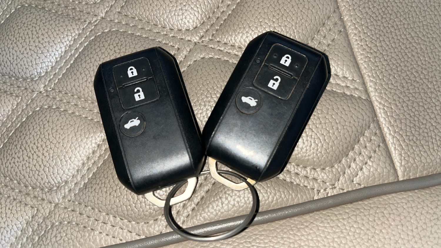 Used 2018 Maruti Suzuki Dzire ZXi Plus AMT Petrol Automatic extra CAR KEY VIEW