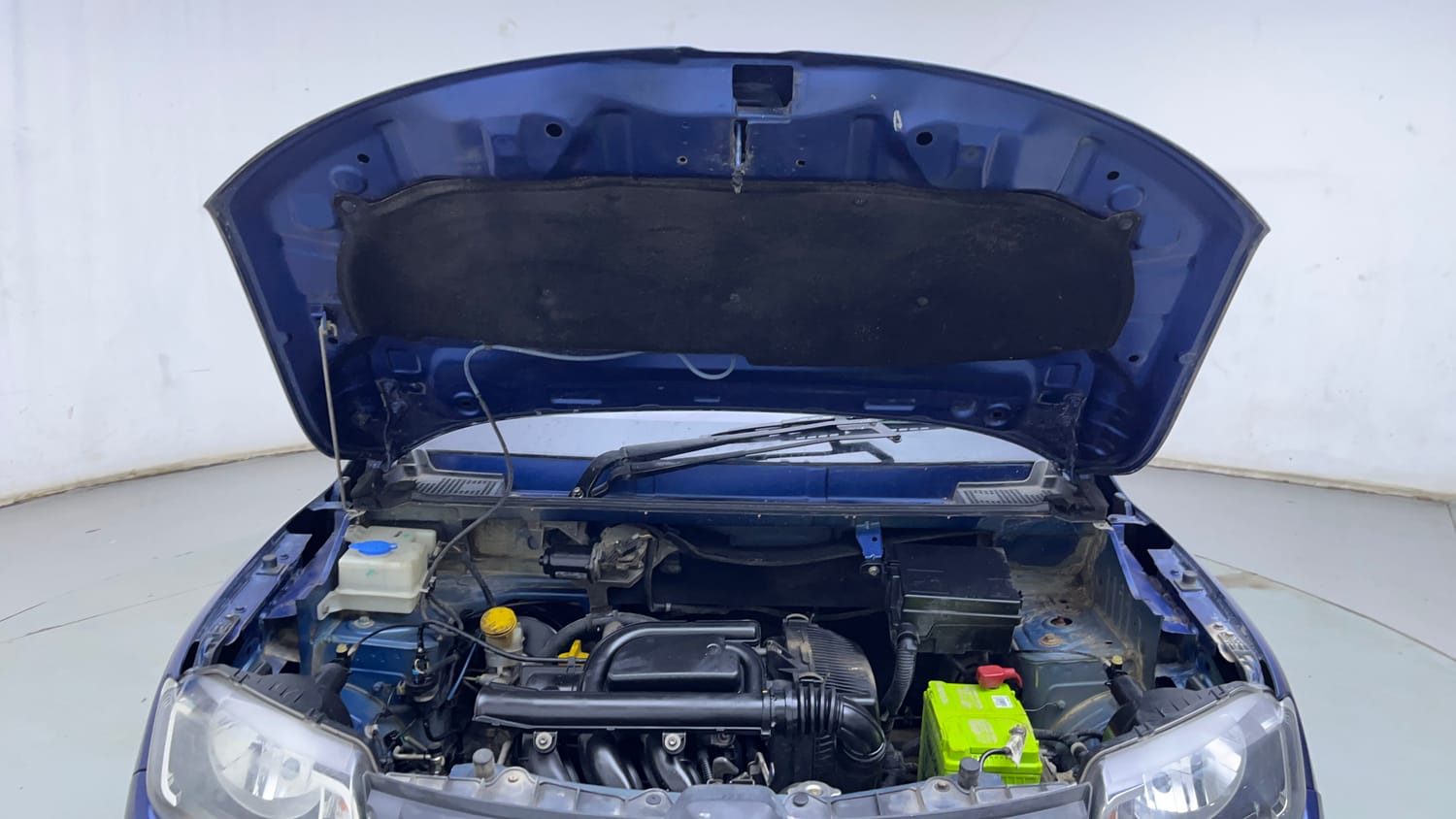 Used 2018 Renault Kwid CLIMBER 1.0 Petrol Manual engine ENGINE & BONNET OPEN FRONT VIEW