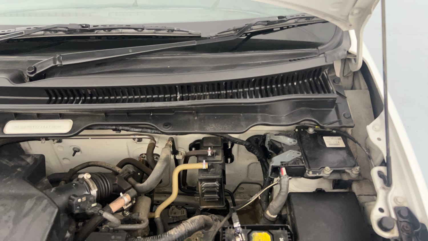 Used 2023 Maruti Suzuki Alto K10 VXi AGS Petrol Automatic engine ENGINE LEFT SIDE HINGE & APRON VIEW