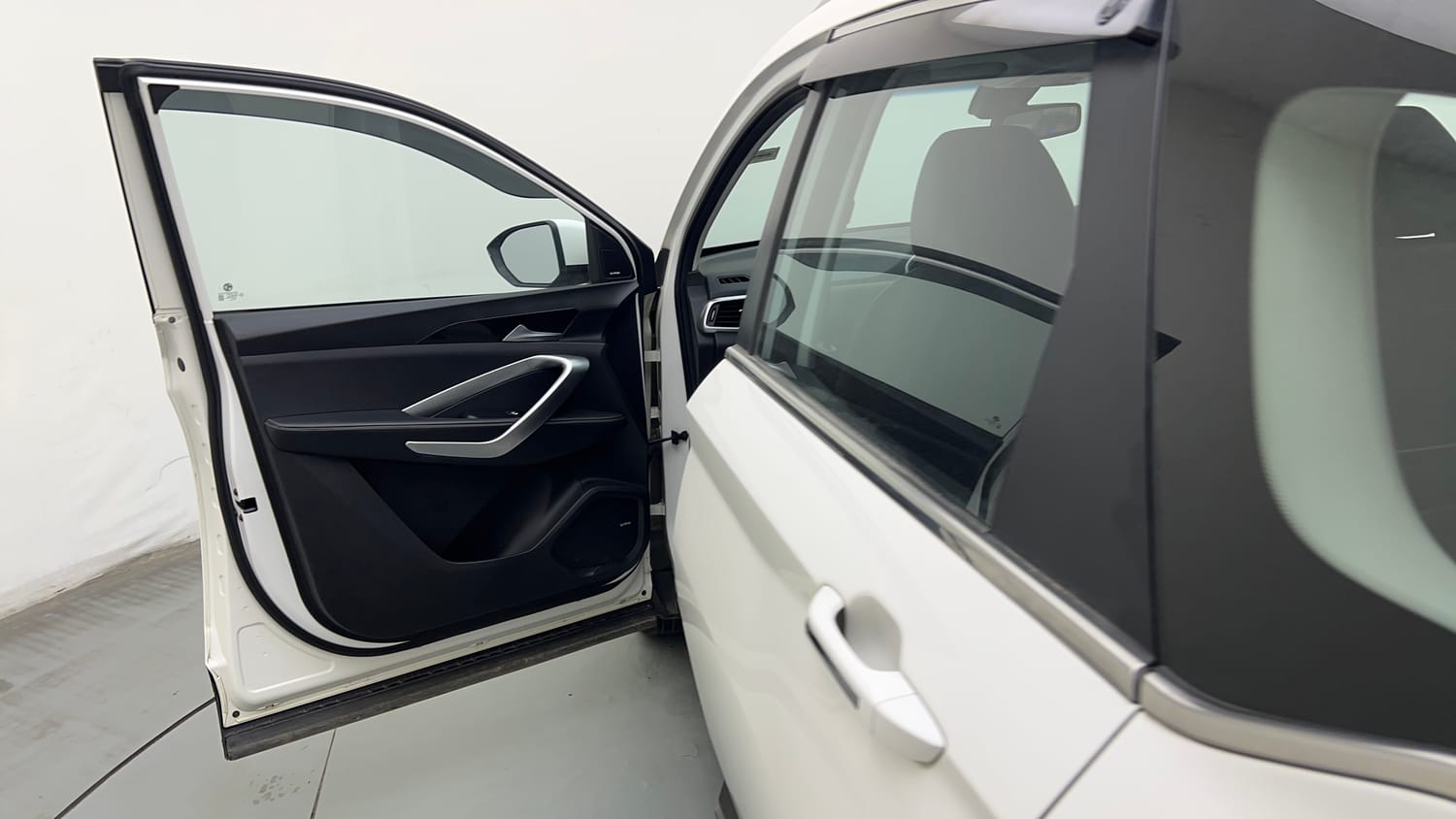 Used 2022 MG Motors Hector Sharp 1.5 Petrol CVT Petrol Automatic interior LEFT FRONT DOOR OPEN VIEW