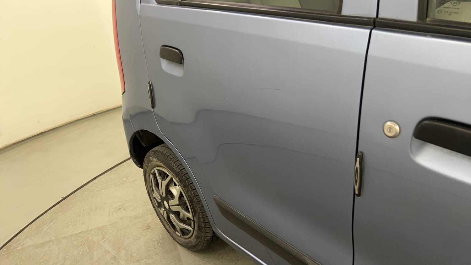 Used 2014 Maruti Suzuki Wagon R LXI CNG Cng Manual dents MINOR SCRATCH