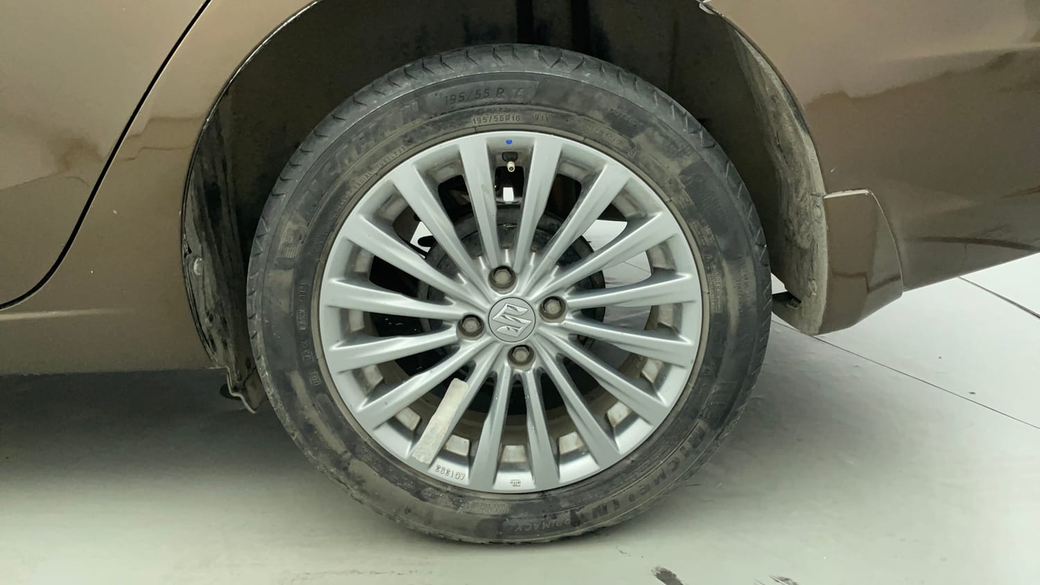 Used 2017 Maruti Suzuki Ciaz Alpha 1.3 Hybrid Diesel Manual tyres LEFT REAR TYRE RIM VIEW