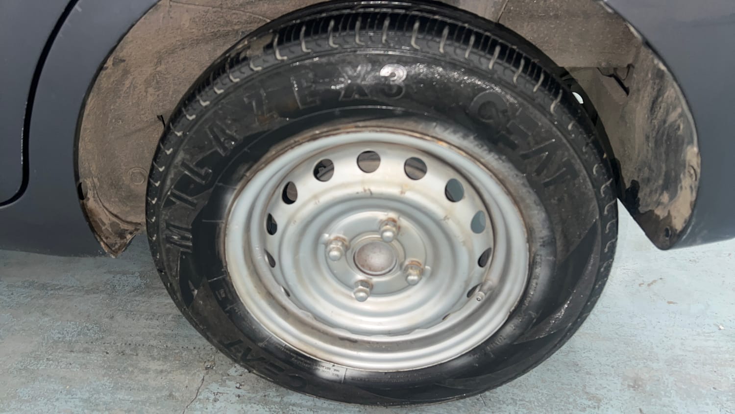 Used 2022 hyundai Santro Sportz Executive CNG Cng Manual tyres LEFT REAR TYRE RIM VIEW