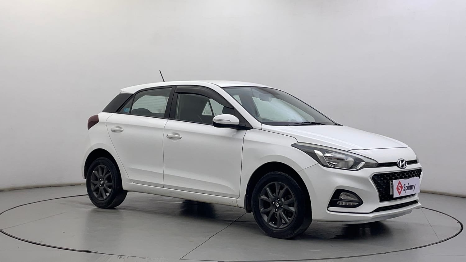 Used 2020 Hyundai Elite i20 Sportz Plus 1.2 Petrol Manual exterior RIGHT FRONT CORNER VIEW