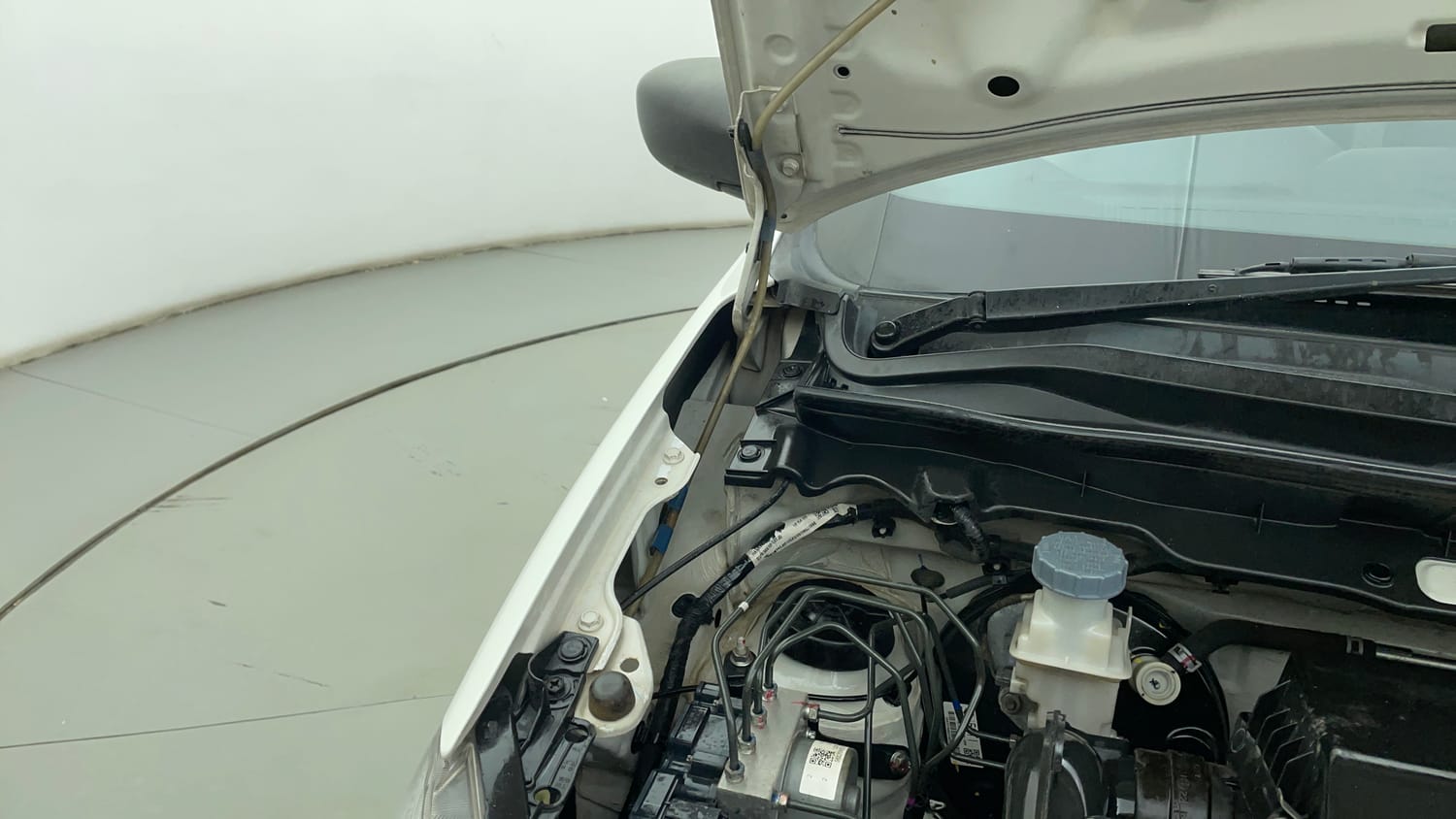 Used 2023 Maruti Suzuki Alto K10 VXi S-CNG Cng Manual engine ENGINE RIGHT SIDE HINGE & APRON VIEW