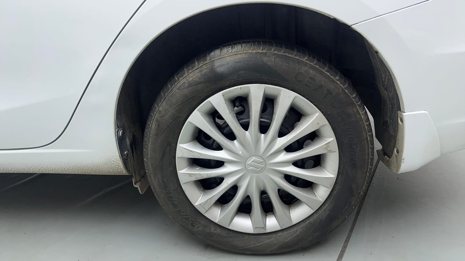 Used 2016 Maruti Suzuki Ciaz VXi+ AT Petrol Automatic tyres LEFT REAR TYRE RIM VIEW