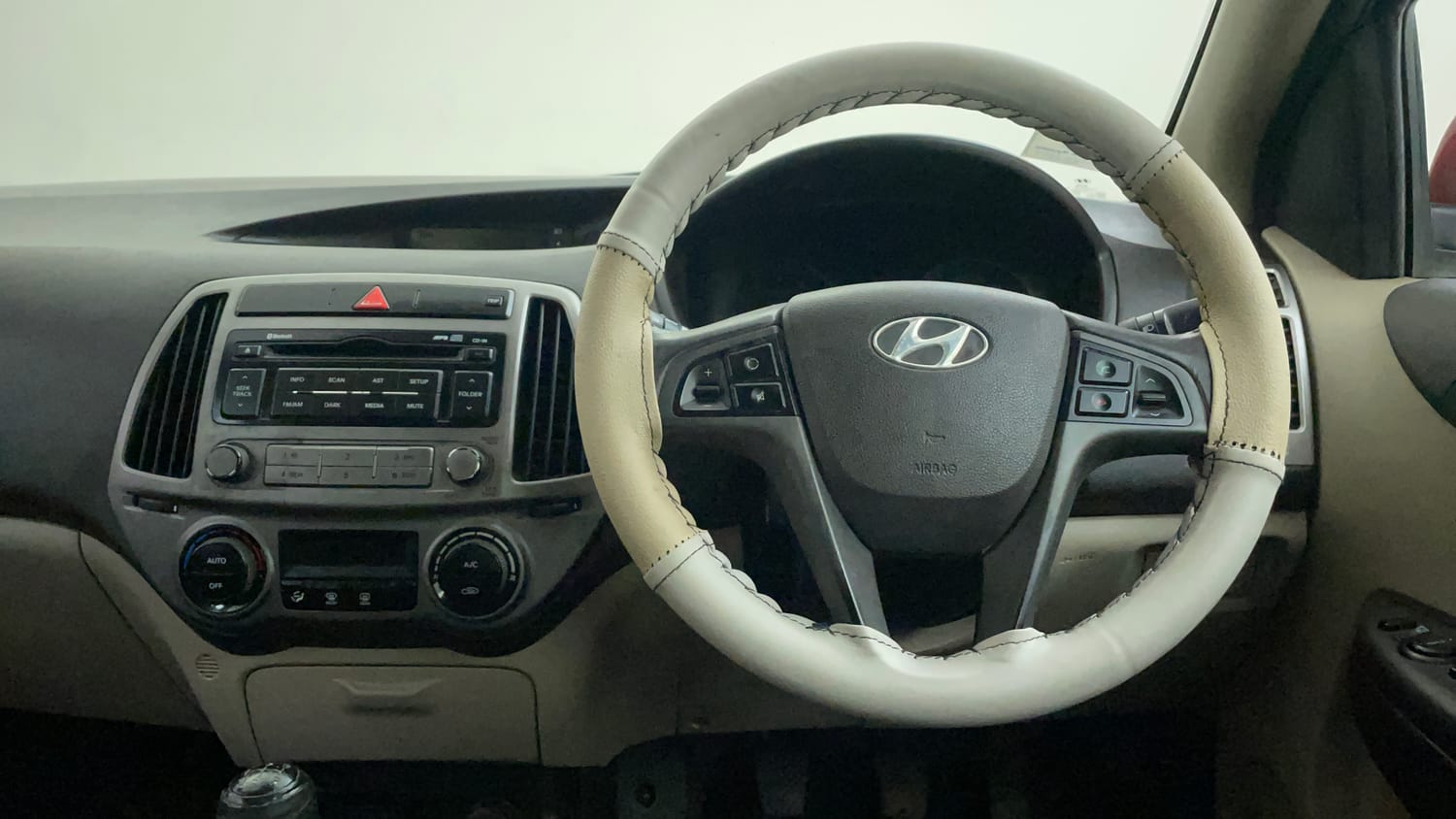Used 2014 Hyundai i20 Asta 1.2 Petrol Manual interior STEERING VIEW