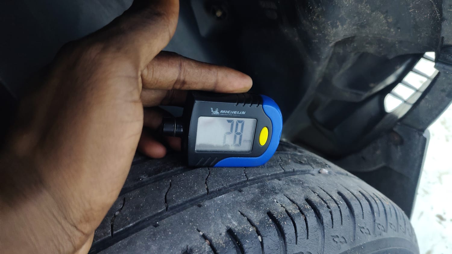 Used 2022 Tata Punch Creative Dual Tone Petrol Manual tyres LEFT REAR TYRE TREAD VIEW