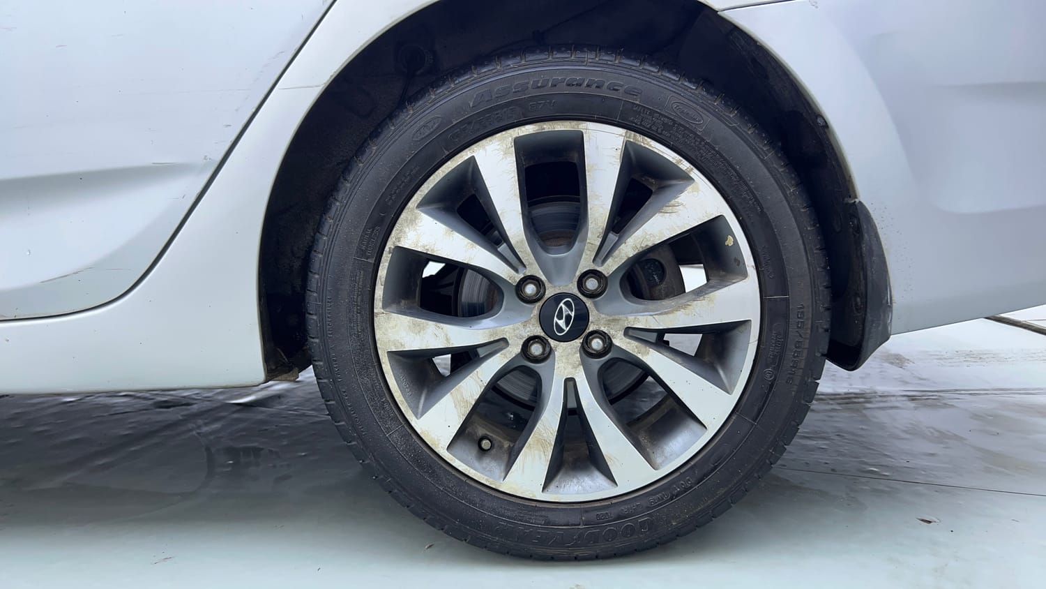 Used 2013 Hyundai Verna Fluidic 1.6 VTVT SX AT Petrol Automatic tyres LEFT REAR TYRE RIM VIEW