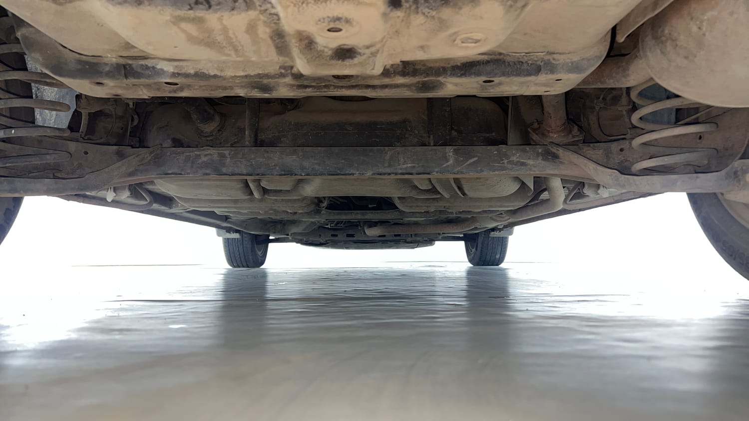 Used 2018 Honda City V Petrol Petrol Manual extra REAR UNDERBODY VIEW (TAKEN FROM REAR)
