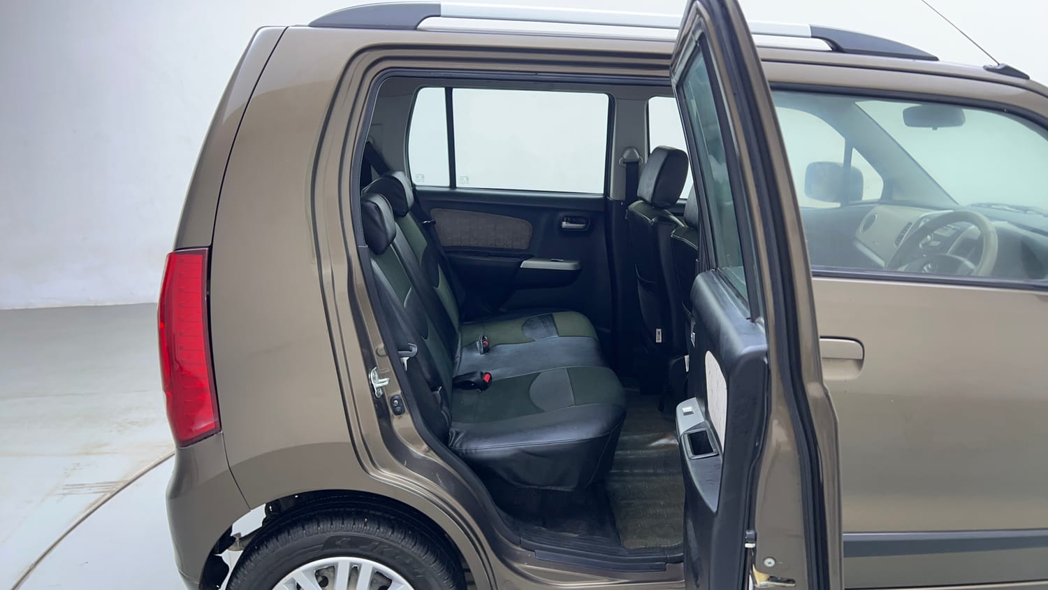 Used 2013 Maruti Suzuki Wagon R VXI Petrol Manual interior RIGHT SIDE REAR DOOR CABIN VIEW