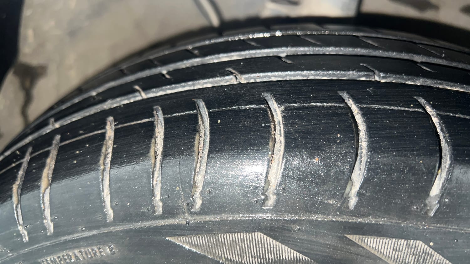 Used 2022 hyundai Santro Sportz Executive CNG Cng Manual tyres RIGHT FRONT TYRE TREAD VIEW